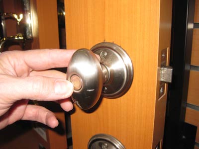 Bathroom Door Locked from Inside Tips to Open